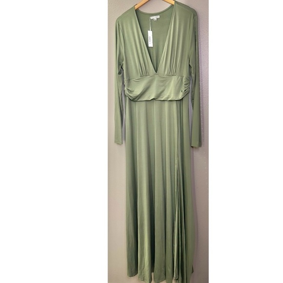 NWT Baltic Born Arianna Maxi Dress Dusty Sage Long Sleeve Flowy Side Slit Dress - Picture 10 of 12